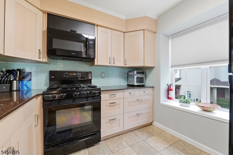 2508 Commons At Kingswood Dr Property Photo 9