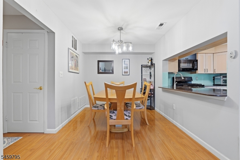 2508 Commons At Kingswood Dr Property Photo 10