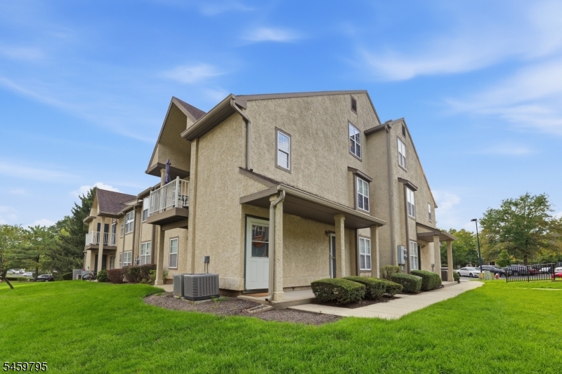 2508 Commons At Kingswood Dr Property Photo 23