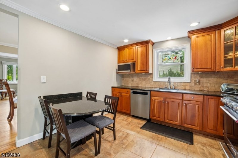 41 Forest Ter Property Photo 9