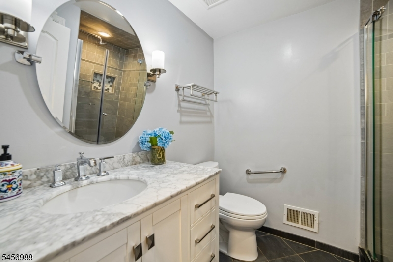 41 Forest Ter Property Photo 18