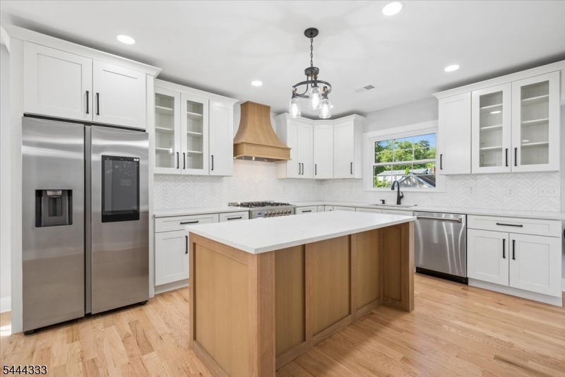 18 Burchfield Ave Property Photo 11