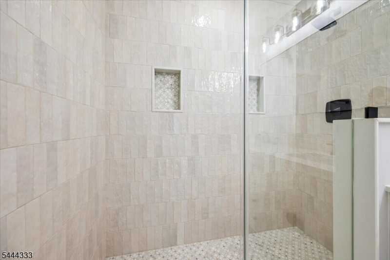 18 Burchfield Ave Property Photo 25