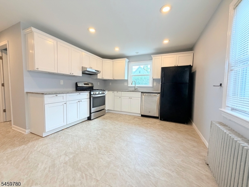 109 Sherman Ave Property Photo 4