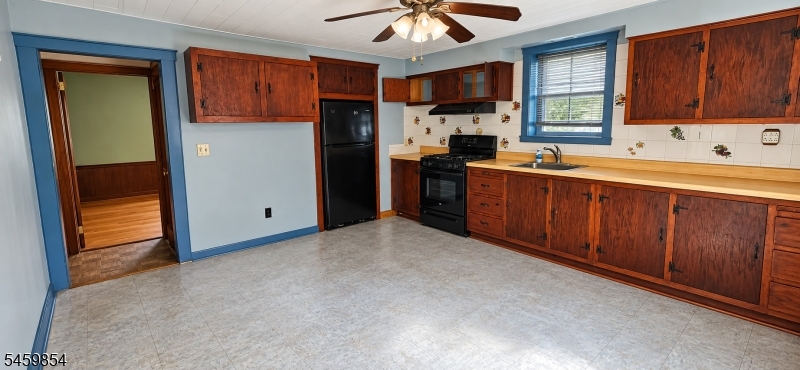 1486 Alps Rd Property Photo 6