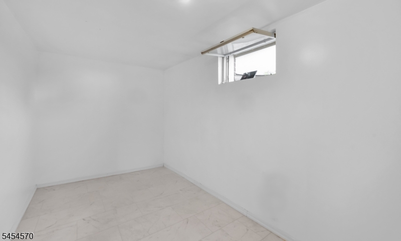 176 Merselis Ave Property Photo 13