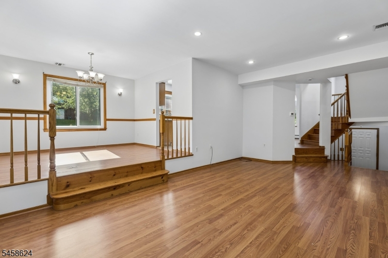 8 Faesch Ct Property Photo 5