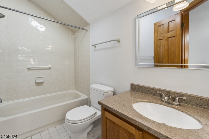 8 Faesch Ct Property Photo 12