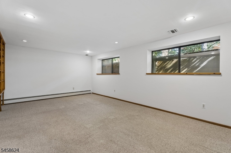 8 Faesch Ct Property Photo 13