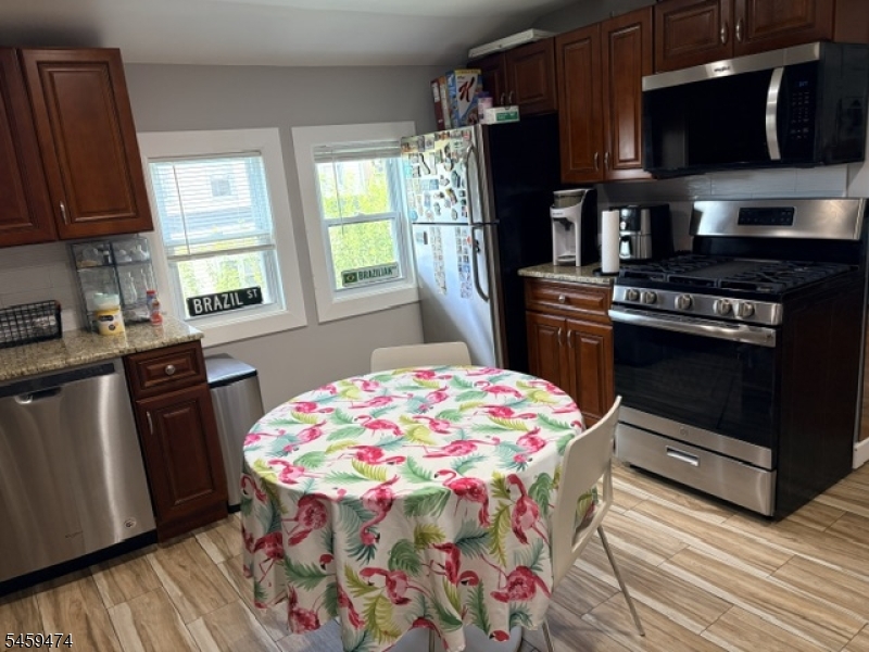 222 Boston Ave Property Photo 4