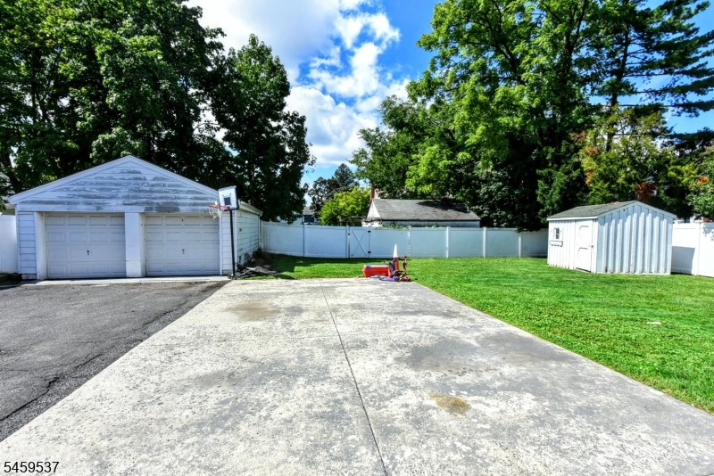 420 S Prospect Ave 1240 Property Photo 5