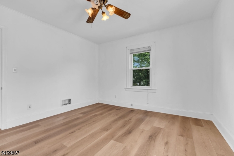 404 Elm St Property Photo 14