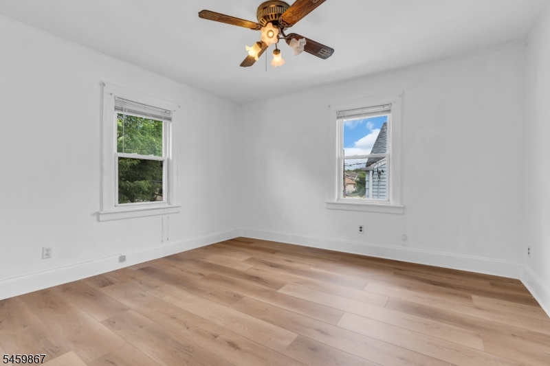 404 Elm St Property Photo 15