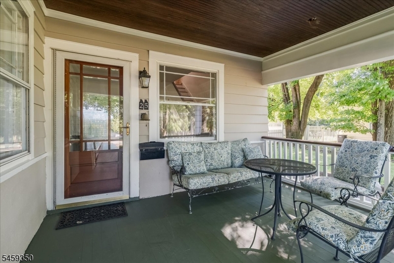 25 Orchard St Property Photo 4