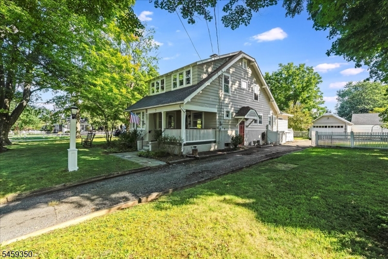 25 Orchard St Property Photo 6