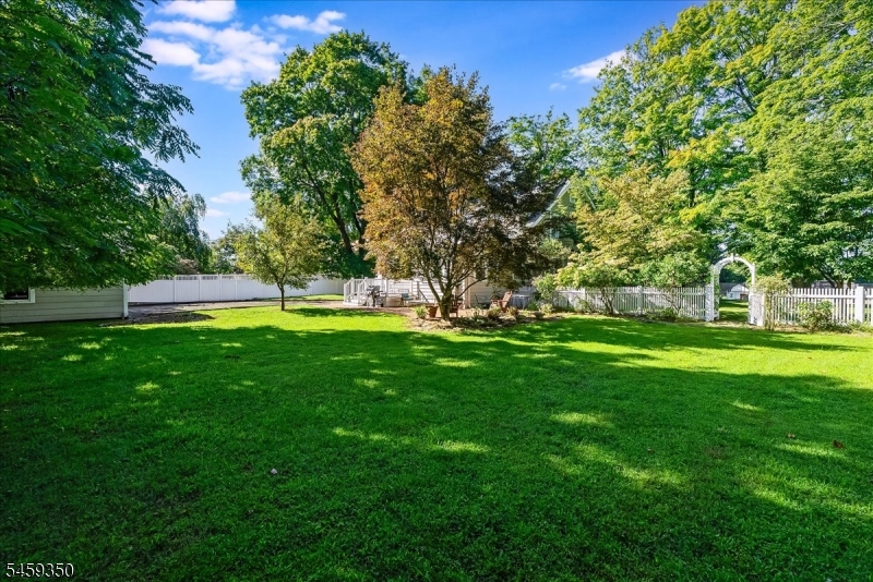 25 Orchard St Property Photo 8