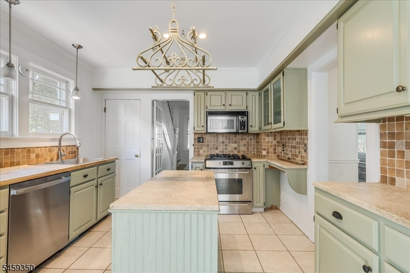 25 Orchard St Property Photo 18