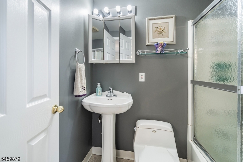1601 Raritan Rd Property Photo 10
