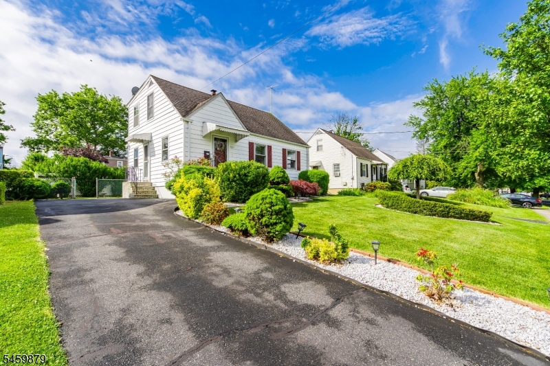 1601 Raritan Rd Property Photo 13