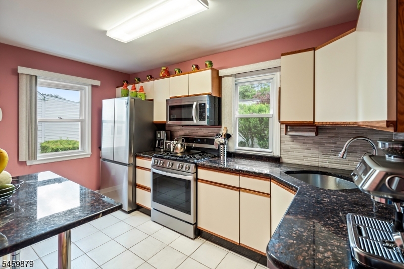 1601 Raritan Rd Property Photo 21