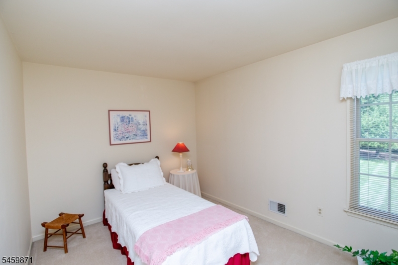 25 Farmhouse Rd Property Photo 32