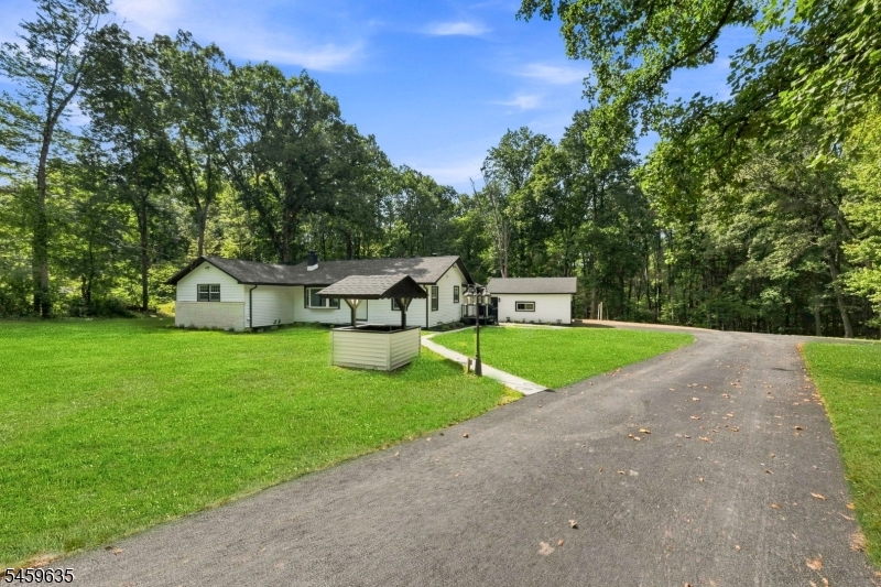 26 Cooper Ln Property Photo 3
