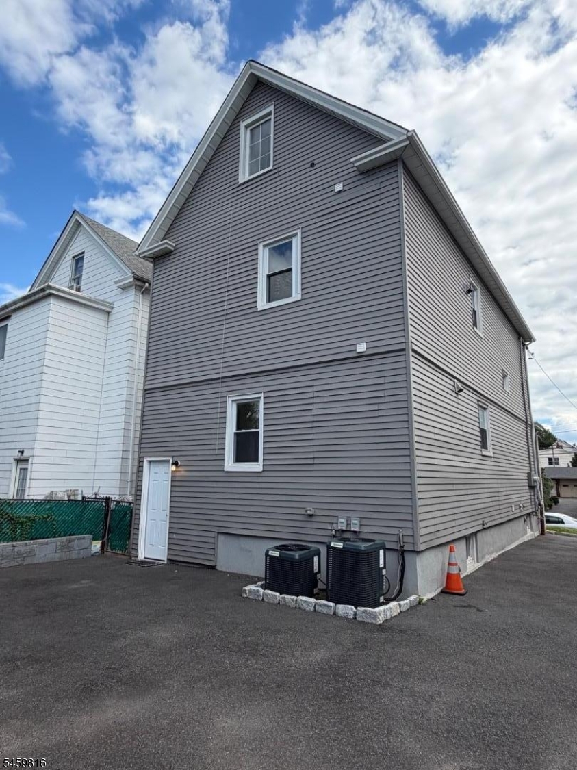17 John St 3 Property Photo 11