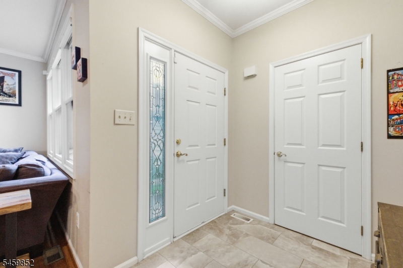 4 Hillside Ct Property Photo 5