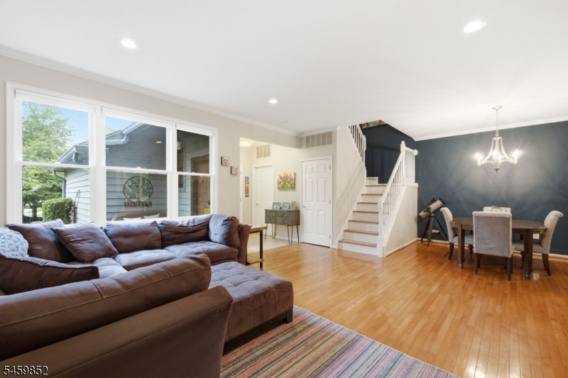 4 Hillside Ct Property Photo 8