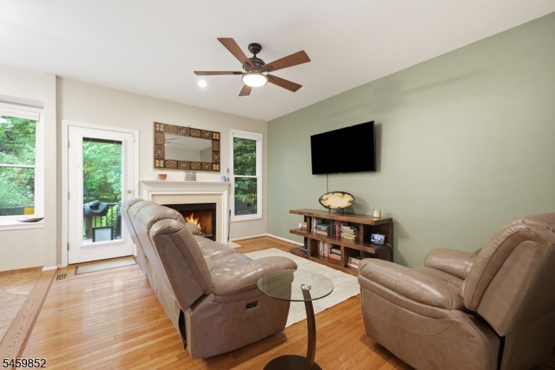 4 Hillside Ct Property Photo 16