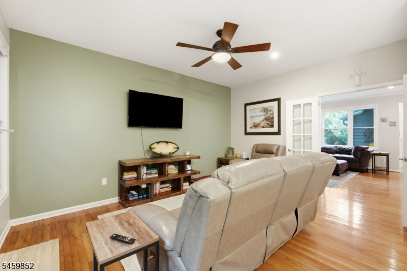 4 Hillside Ct Property Photo 17