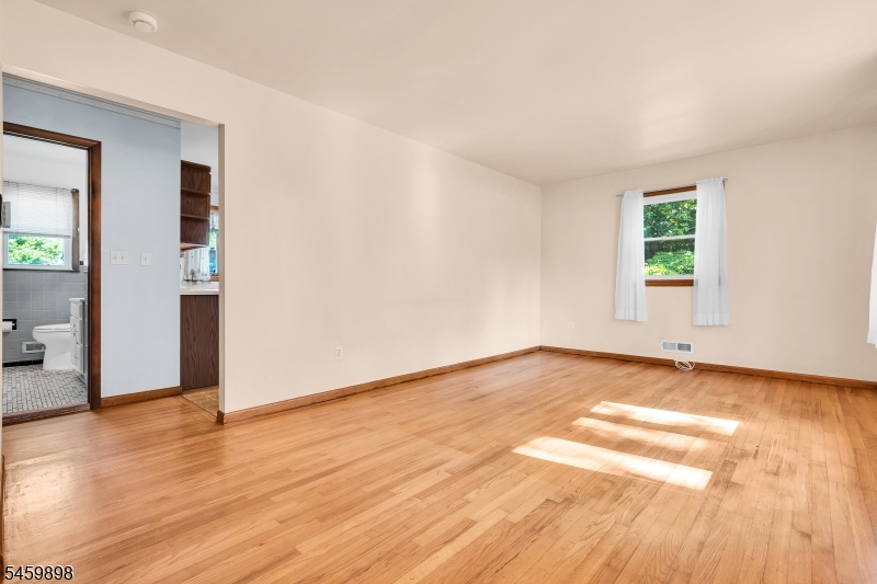 10 Park Ter Property Photo 10