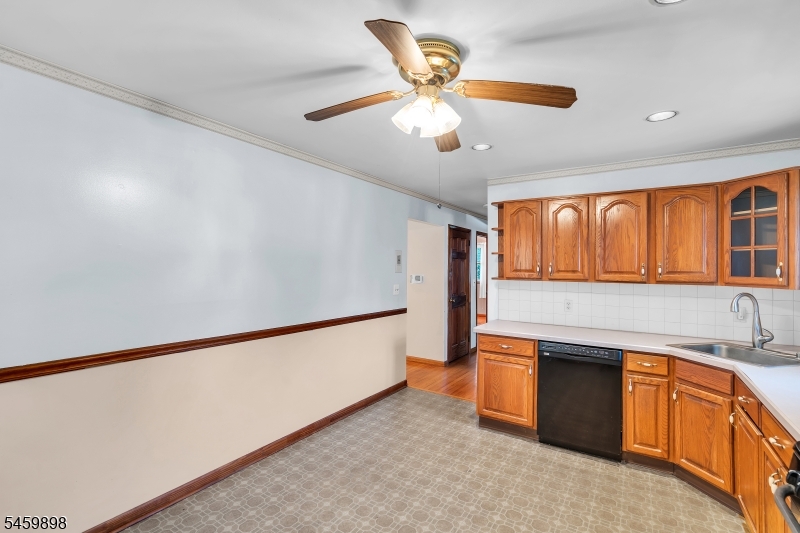 10 Park Ter Property Photo 13