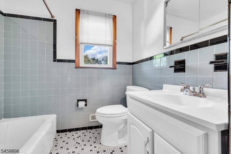 10 Park Ter Property Photo 21