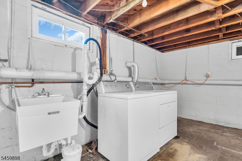 10 Park Ter Property Photo 25