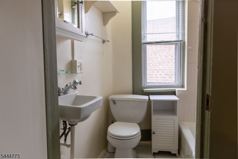 181 Lincoln Pl 3 Property Photo 4