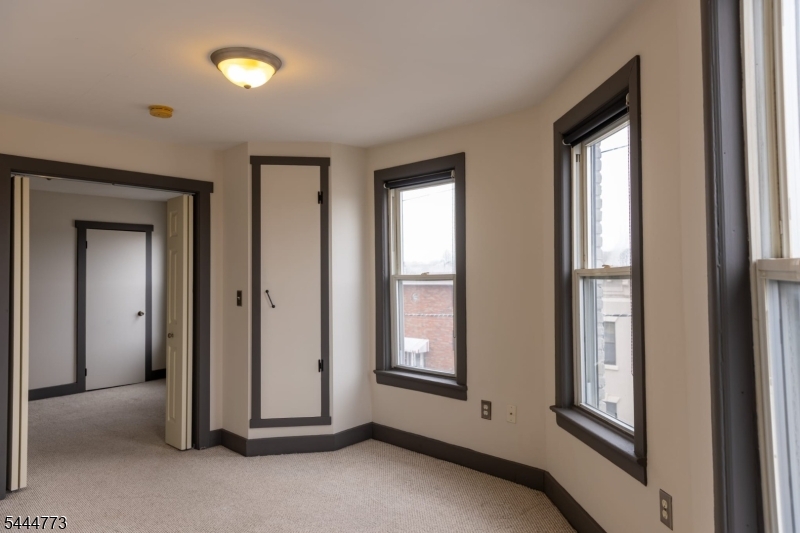 181 Lincoln Pl 3 Property Photo 10