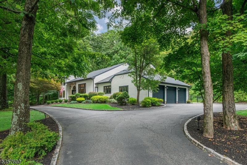 27 Alize Dr Property Photo 2