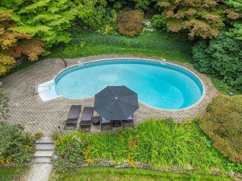 27 Alize Dr Property Photo 3