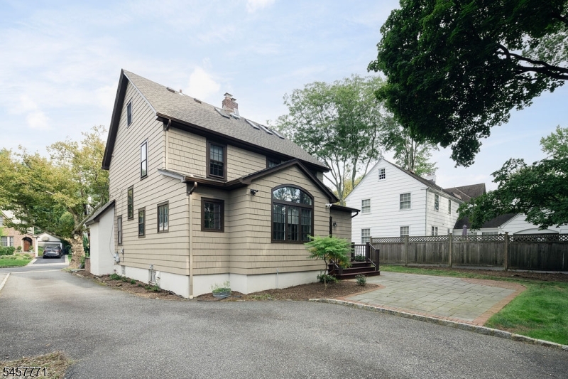 129 Tulip St Property Photo 36