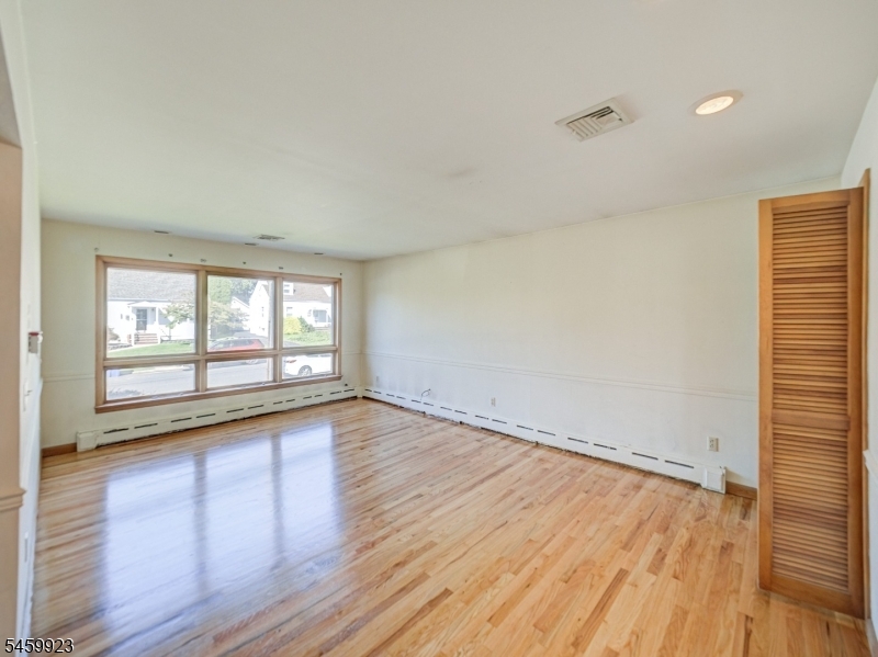 331 W Frech Ave Property Photo 6
