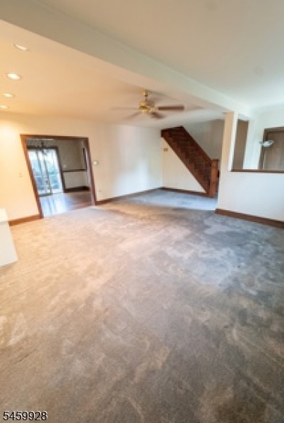 418 Locust Ave Property Photo 4