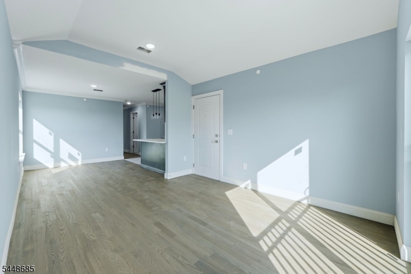 339 Court St Property Photo 5