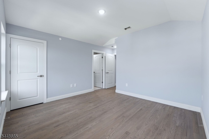 339 Court St Property Photo 12
