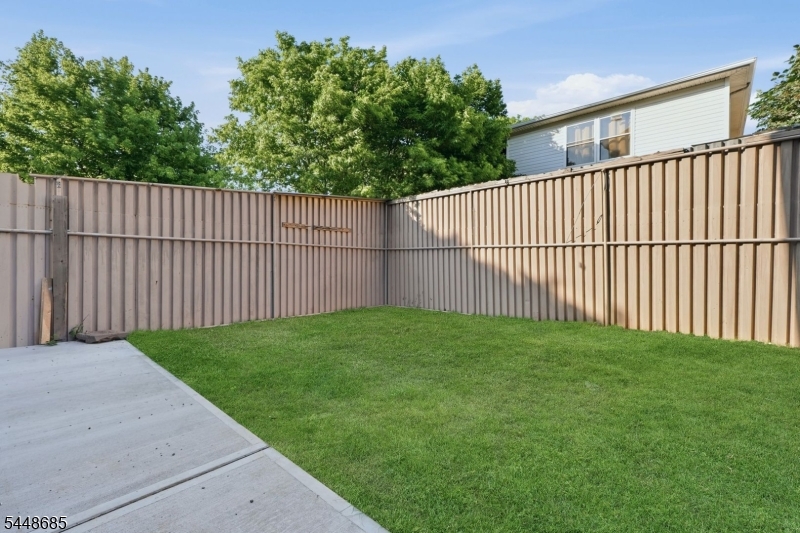 339 Court St Property Photo 35