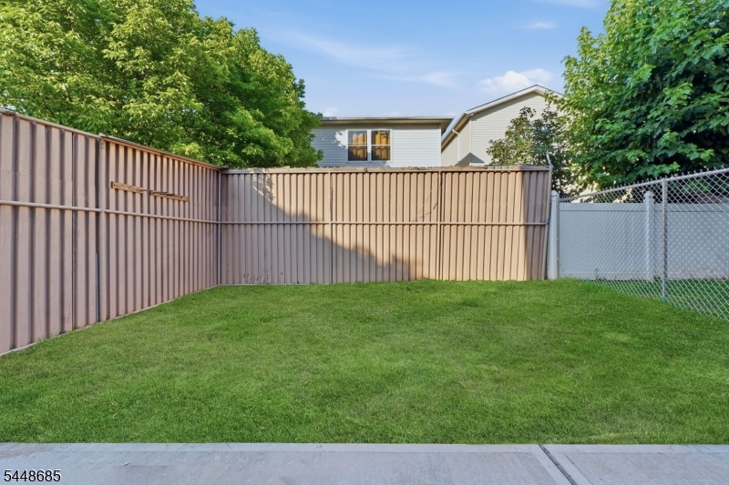 339 Court St Property Photo 36