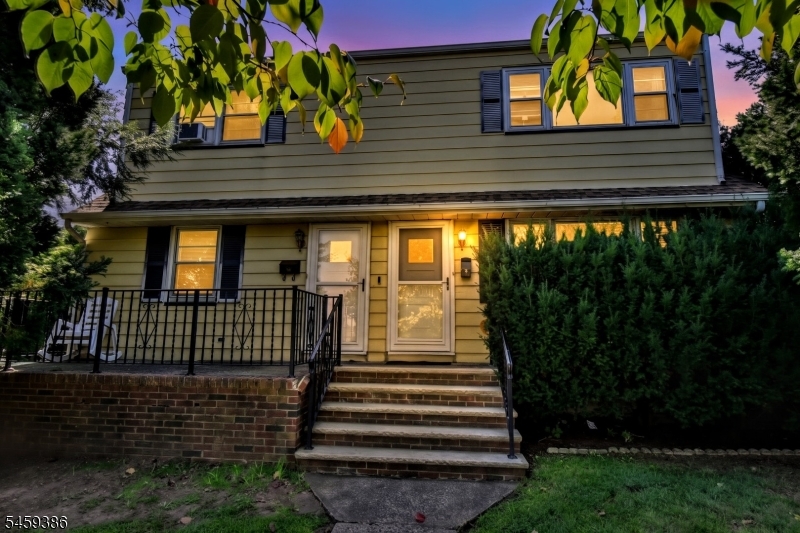 27 Hillcrest Ave Property Photo 2