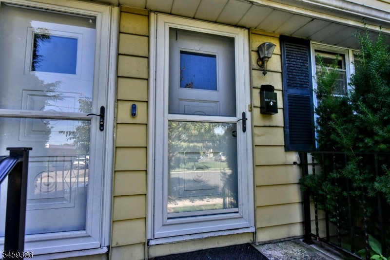 27 Hillcrest Ave Property Photo 4