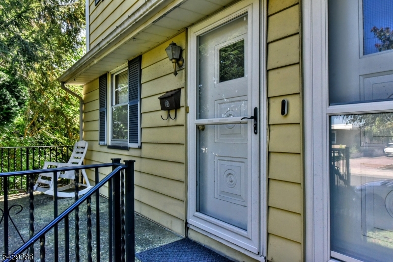 27 Hillcrest Ave Property Photo 5