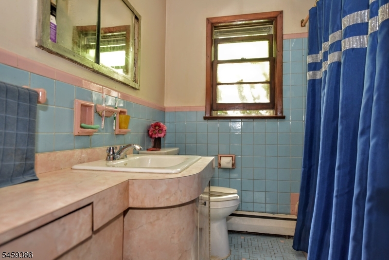 27 Hillcrest Ave Property Photo 15